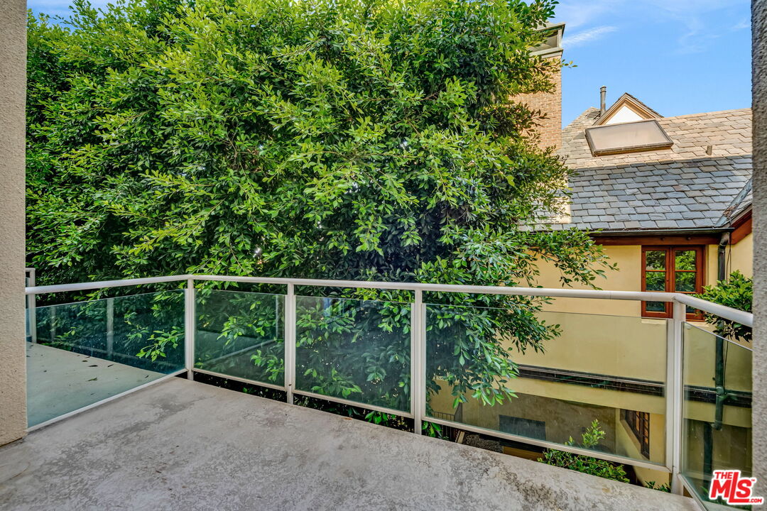 723 Palisades Beach Rd Unit: 107