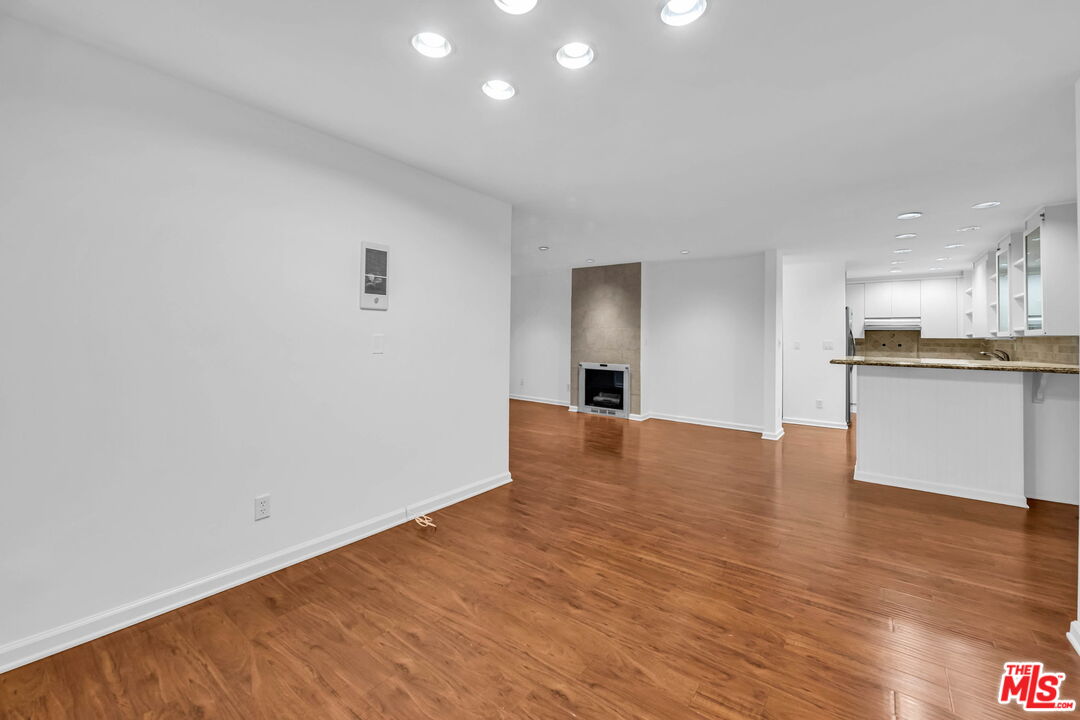 723 Palisades Beach Rd Unit: 107