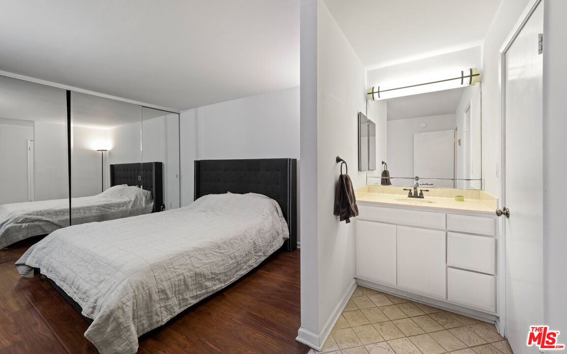 723 Palisades Beach Rd Unit: 107