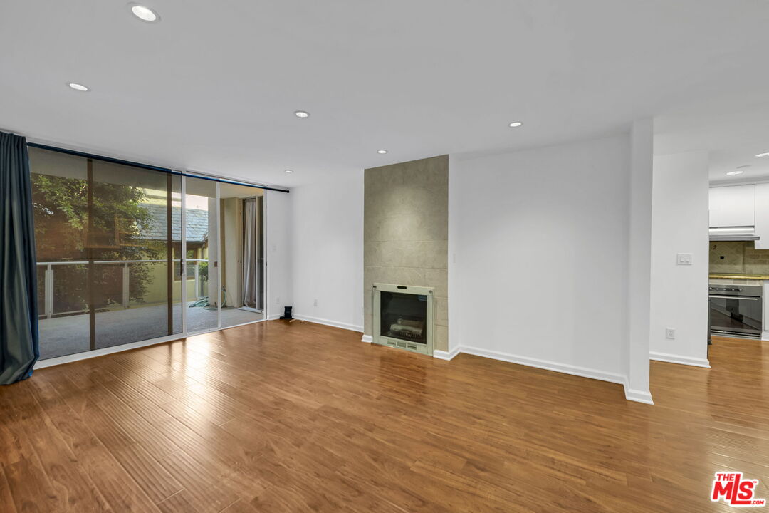 723 Palisades Beach Rd Unit: 107