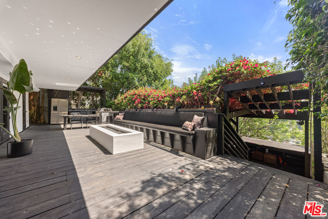 2300 Ronda Vista Dr