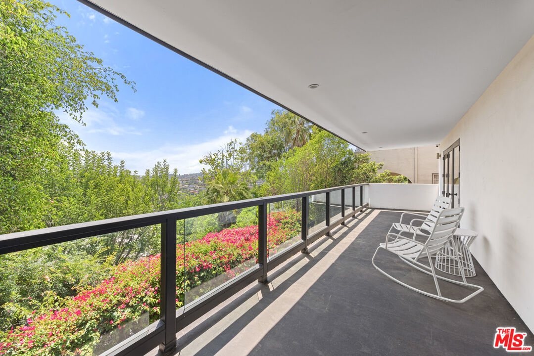 2300 Ronda Vista Dr