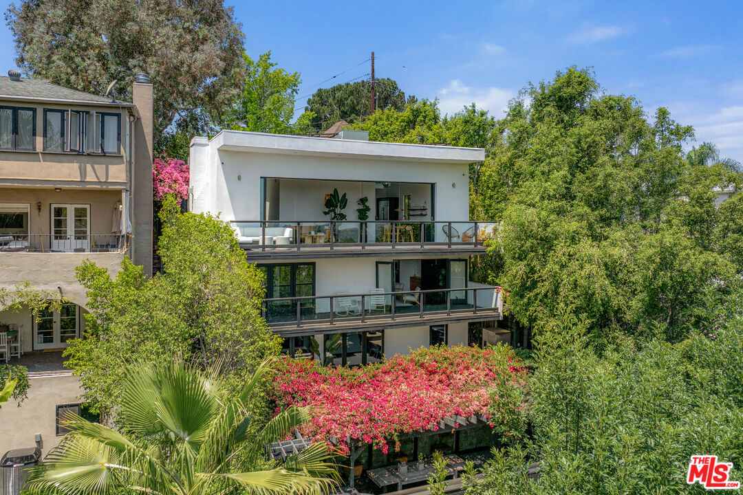 2300 Ronda Vista Dr
