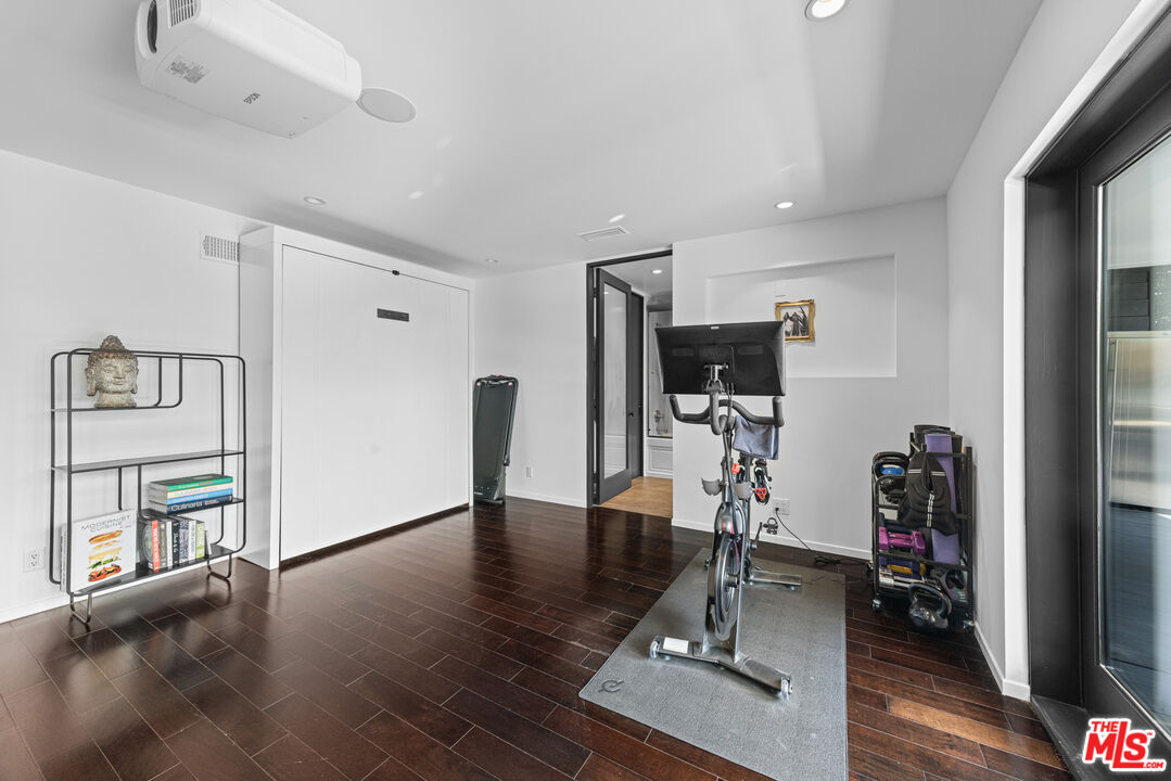 2300 Ronda Vista Dr