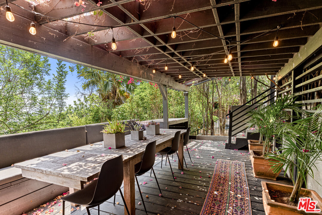 2300 Ronda Vista Dr