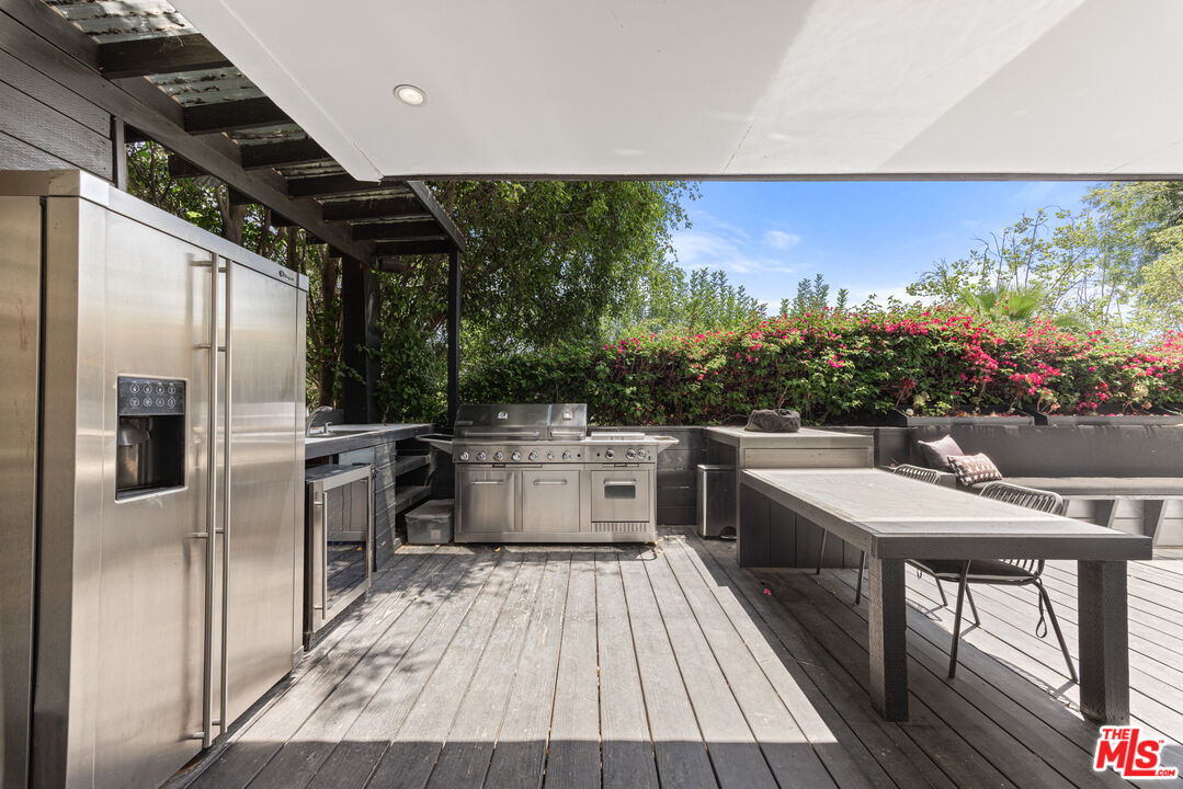 2300 Ronda Vista Dr