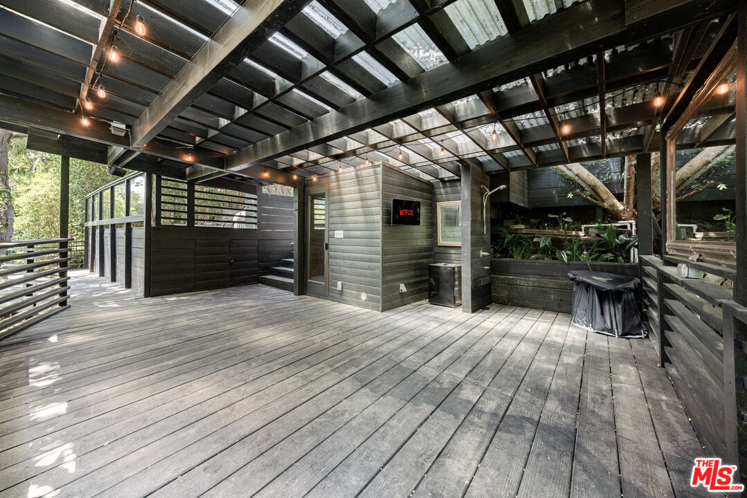 2300 Ronda Vista Dr