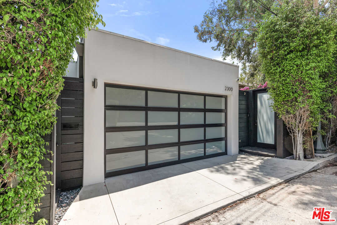2300 Ronda Vista Dr