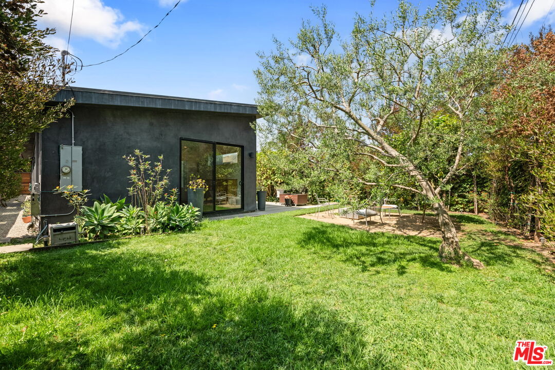 4276 Campbell Dr