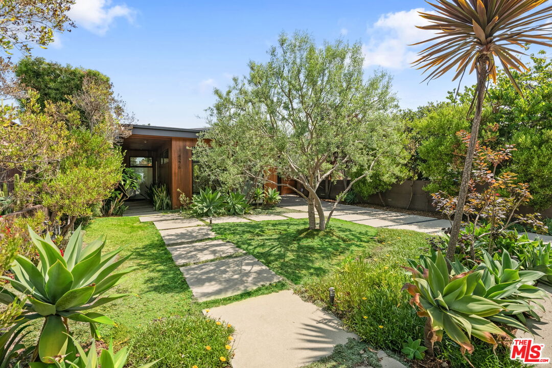 4276 Campbell Dr