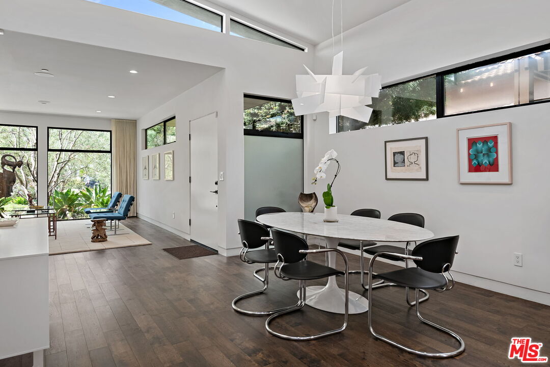 4276 Campbell Dr