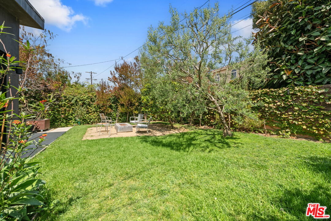 4276 Campbell Dr