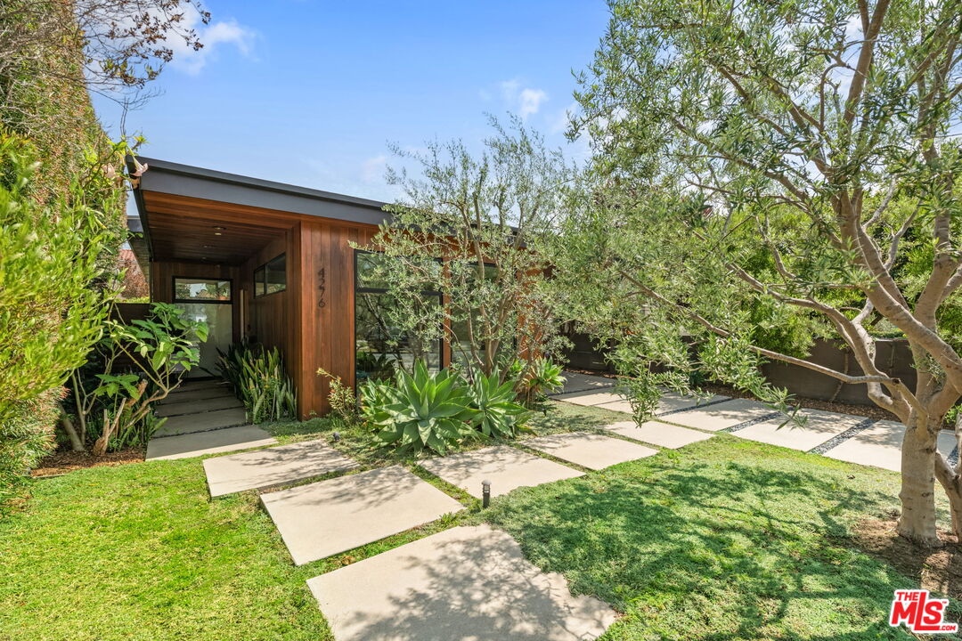 4276 Campbell Dr
