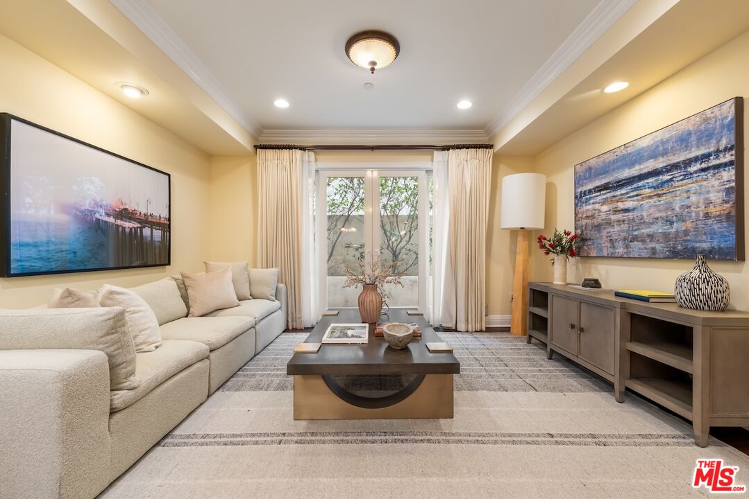 1920 Pelham Ave Unit: 101