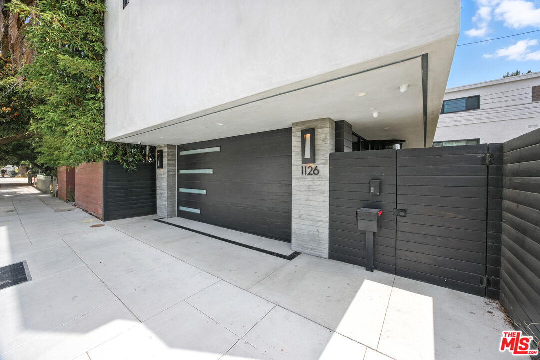 1126 Broadway