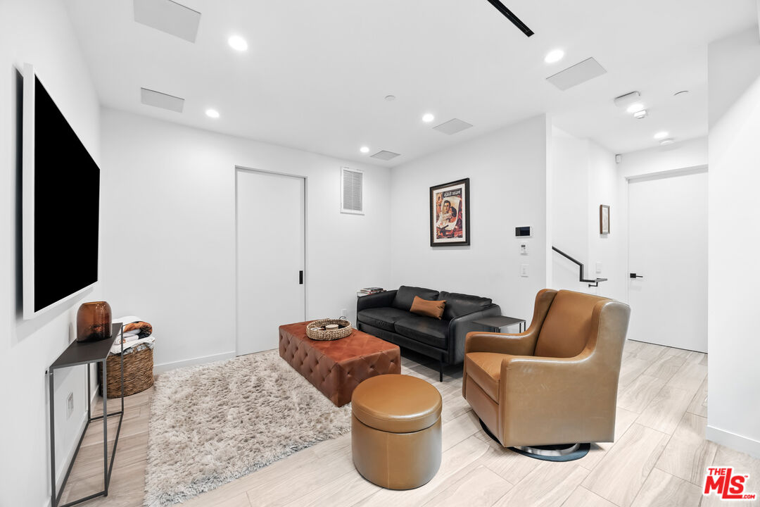 1126 Broadway