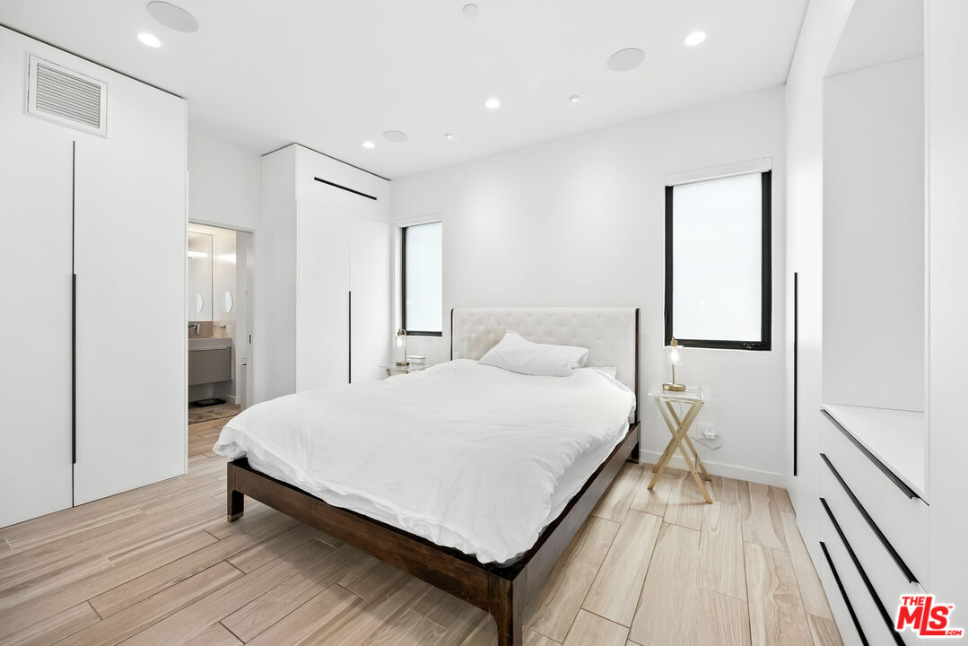 1126 Broadway