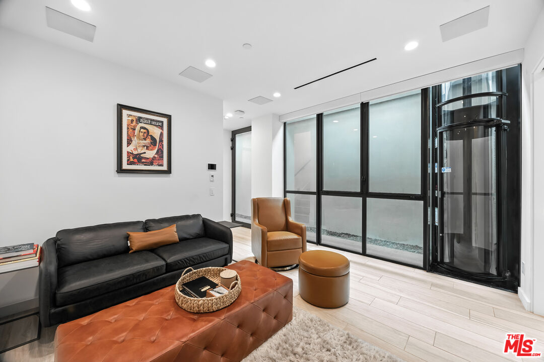 1126 Broadway