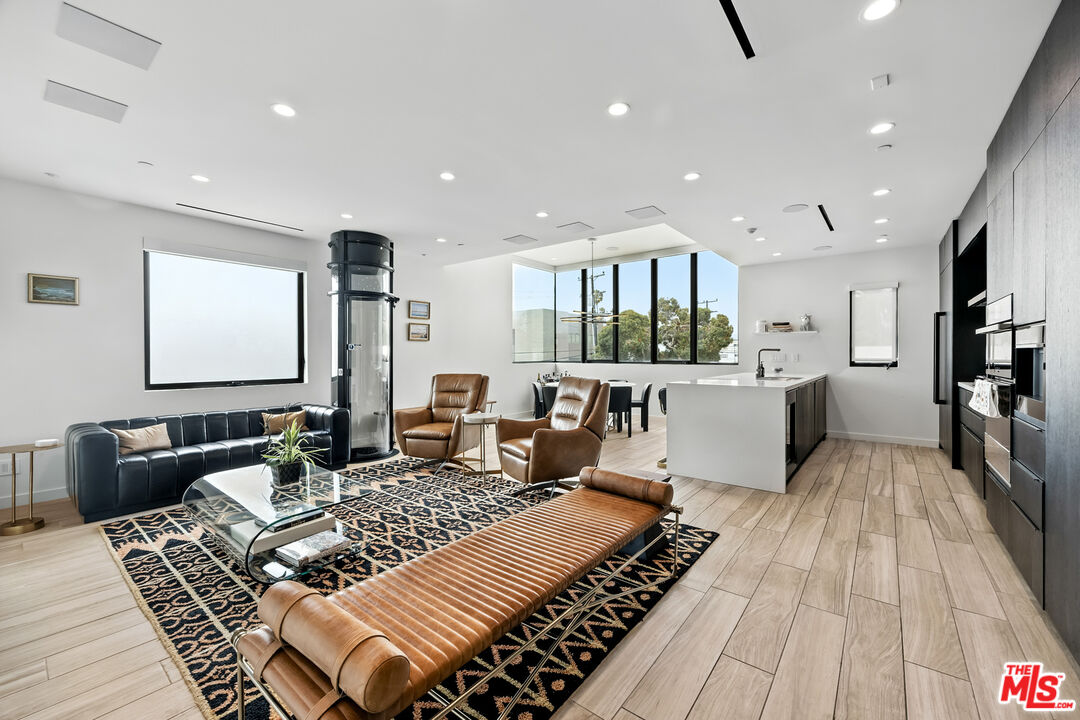 1126 Broadway