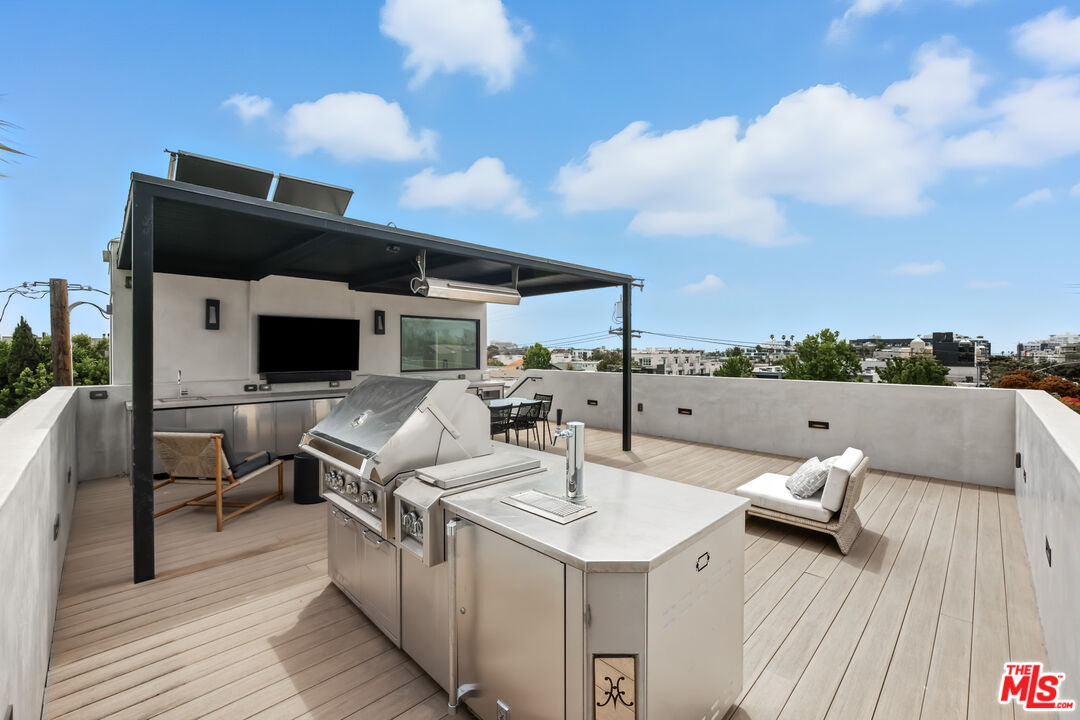 1126 Broadway
