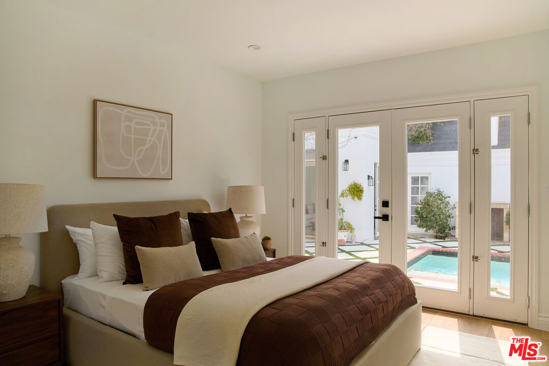 6206 Lindenhurst Ave