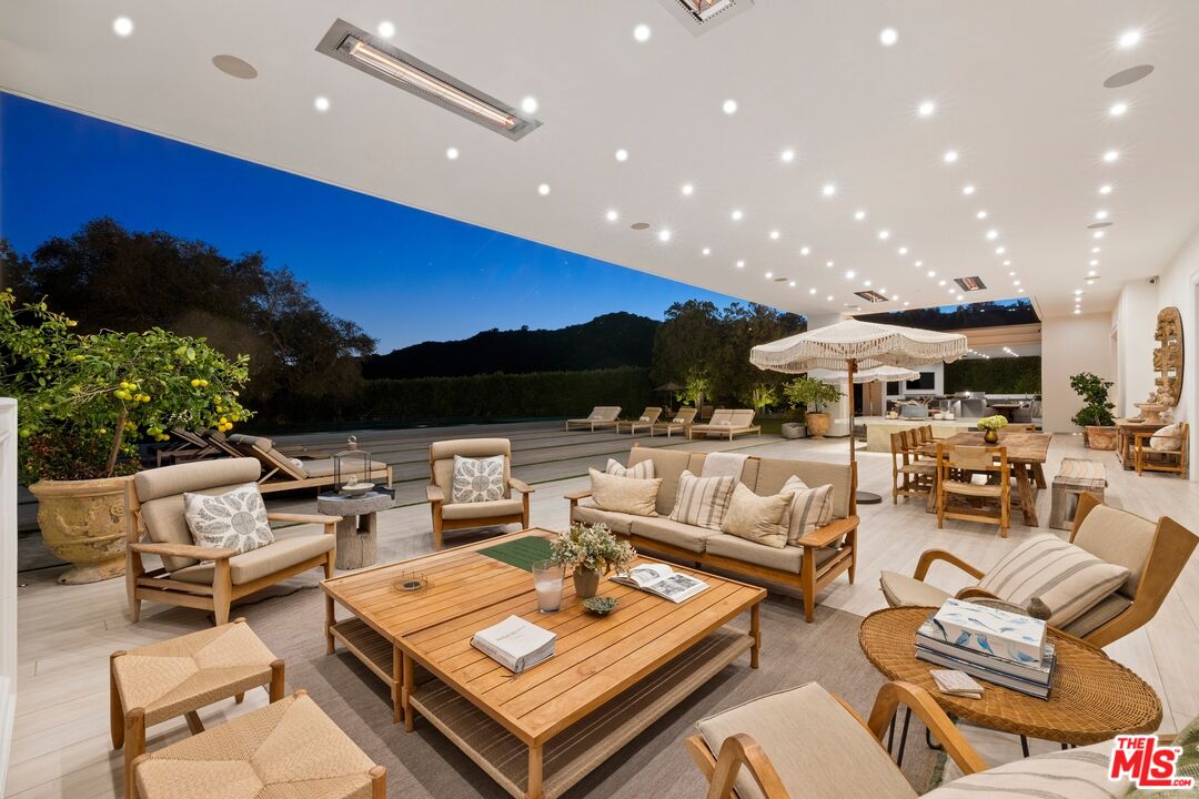 2571 Wallingford Dr