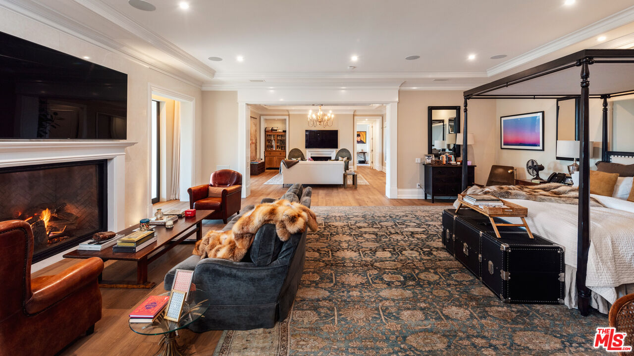 2571 Wallingford Dr