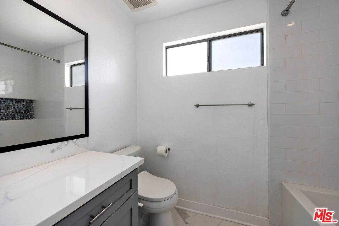 1552 Harvard St Unit: 3