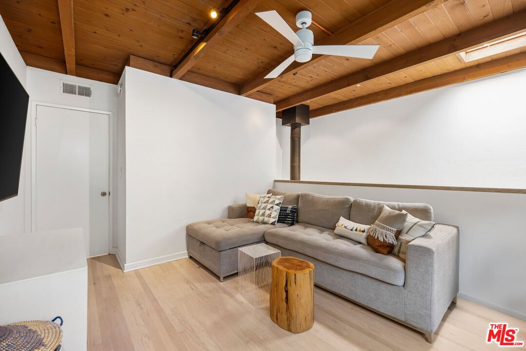 1552 Harvard St Unit: 3