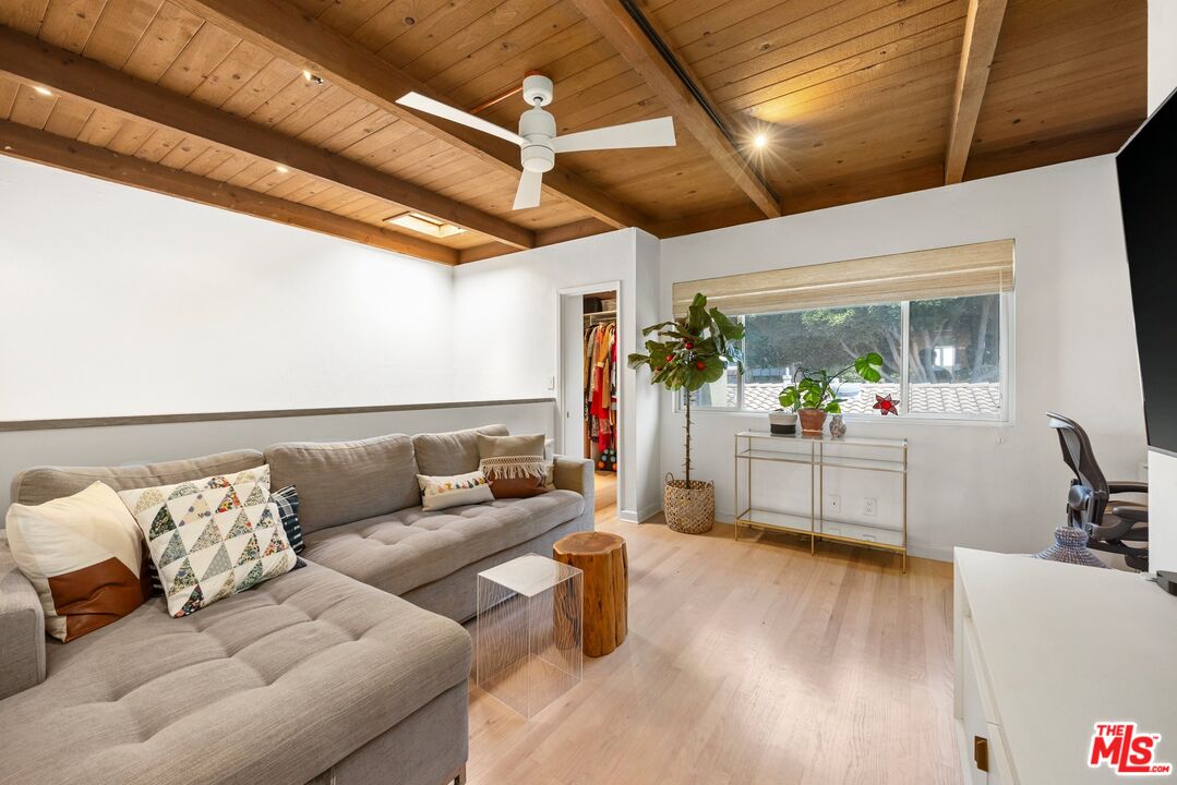 1552 Harvard St Unit: 3