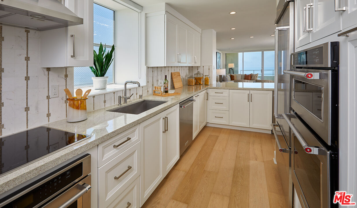 1221 W OCEAN AVE Unit: 1706