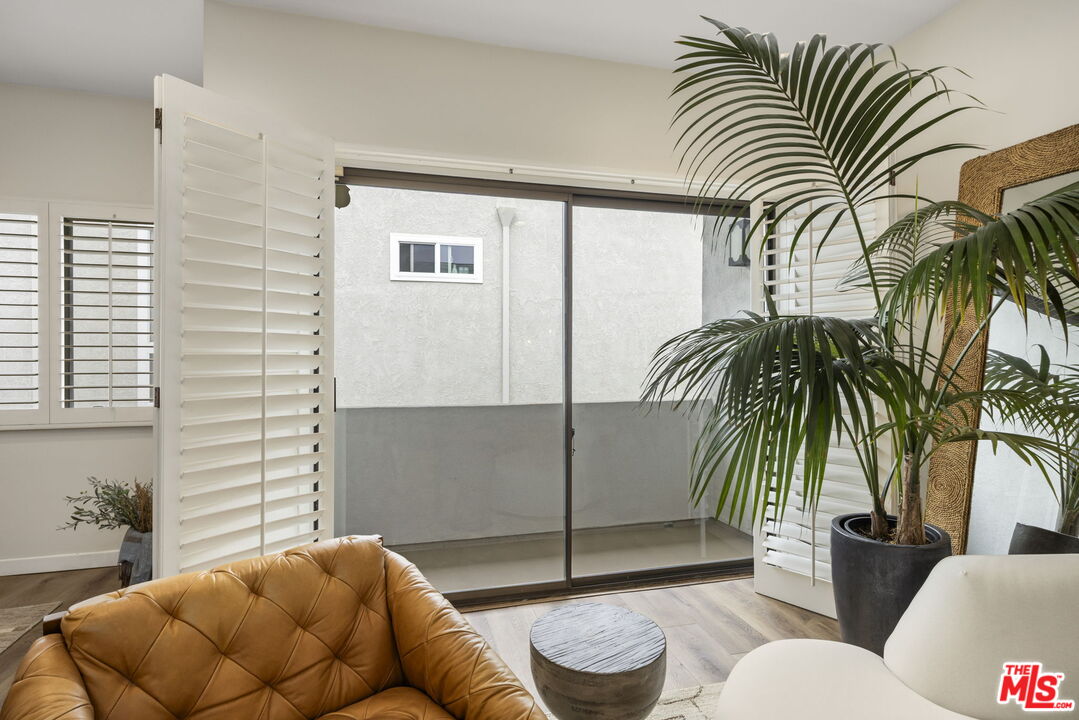 11928 Kiowa Ave Unit: 305