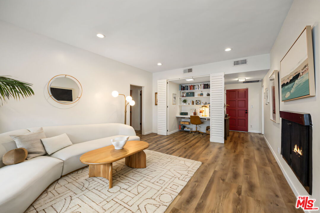 11928 Kiowa Ave Unit: 305