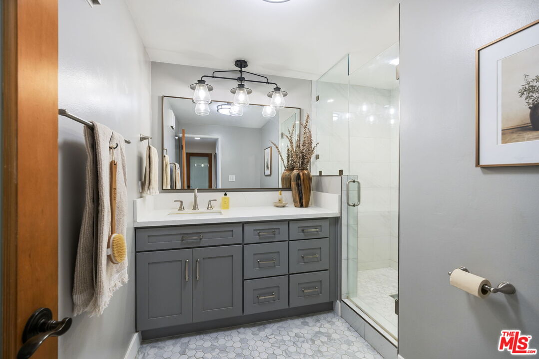 11928 Kiowa Ave Unit: 305