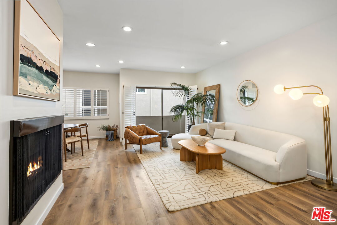 11928 Kiowa Ave Unit: 305