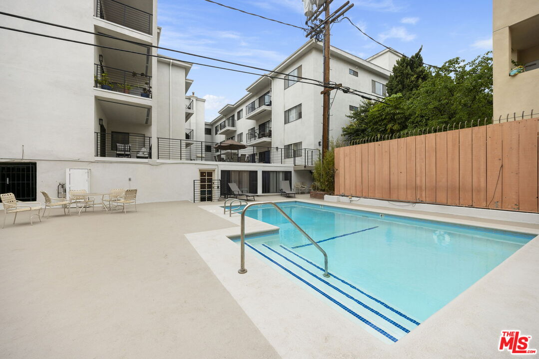 11928 Kiowa Ave Unit: 305