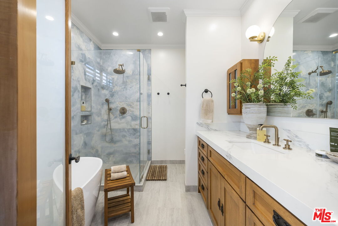 11928 Kiowa Ave Unit: 305