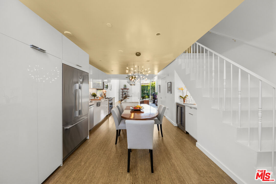 7907 Willoughby Ave Unit: 4