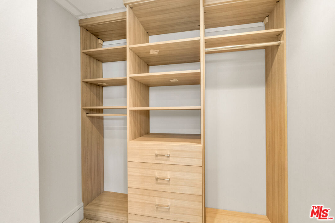 1100 Alta Loma Rd Unit: 1404