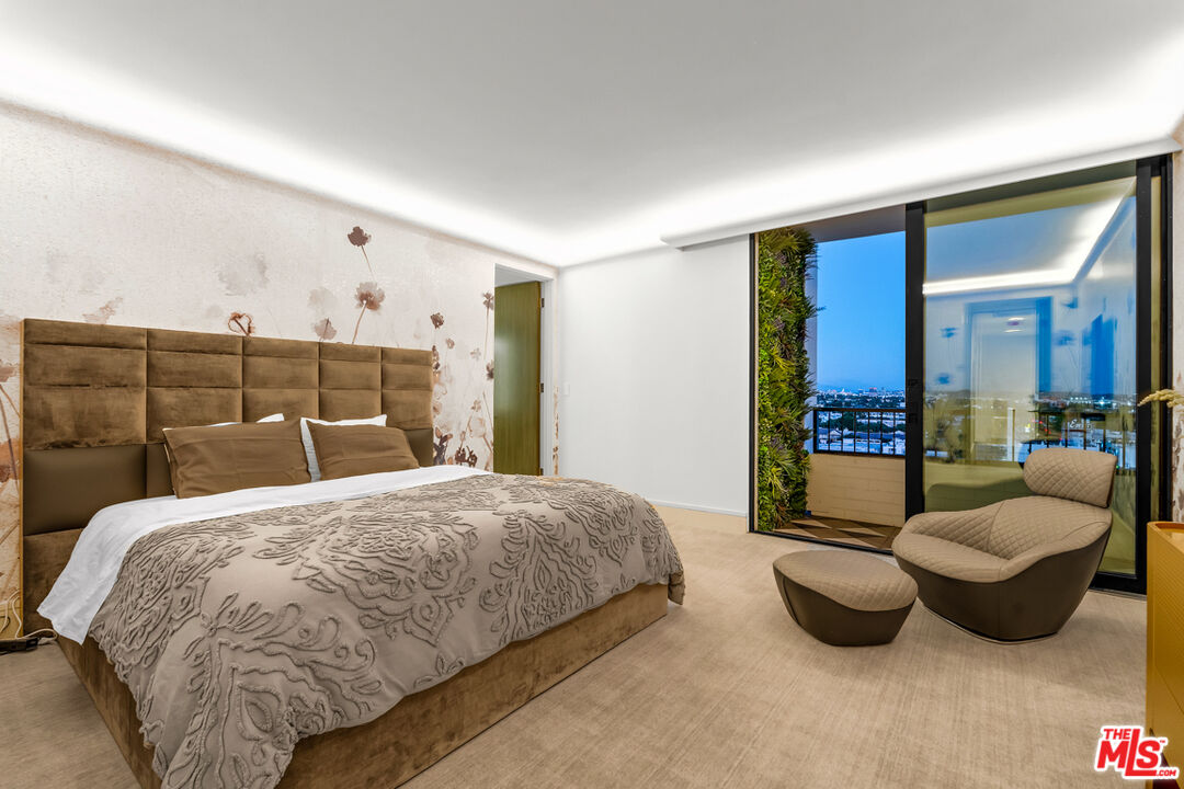 1100 Alta Loma Rd Unit: 1404