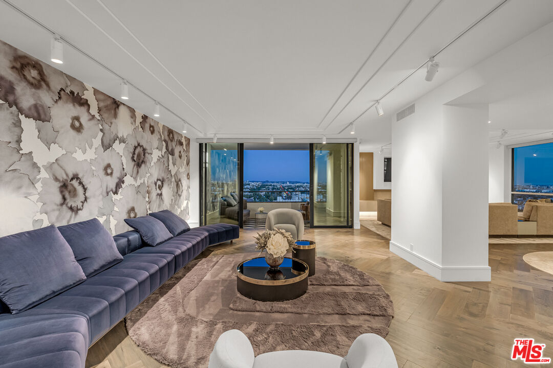 1100 Alta Loma Rd Unit: 1404