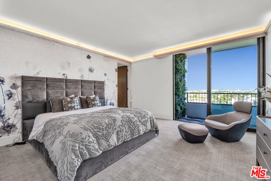 1100 Alta Loma Rd Unit: 1404