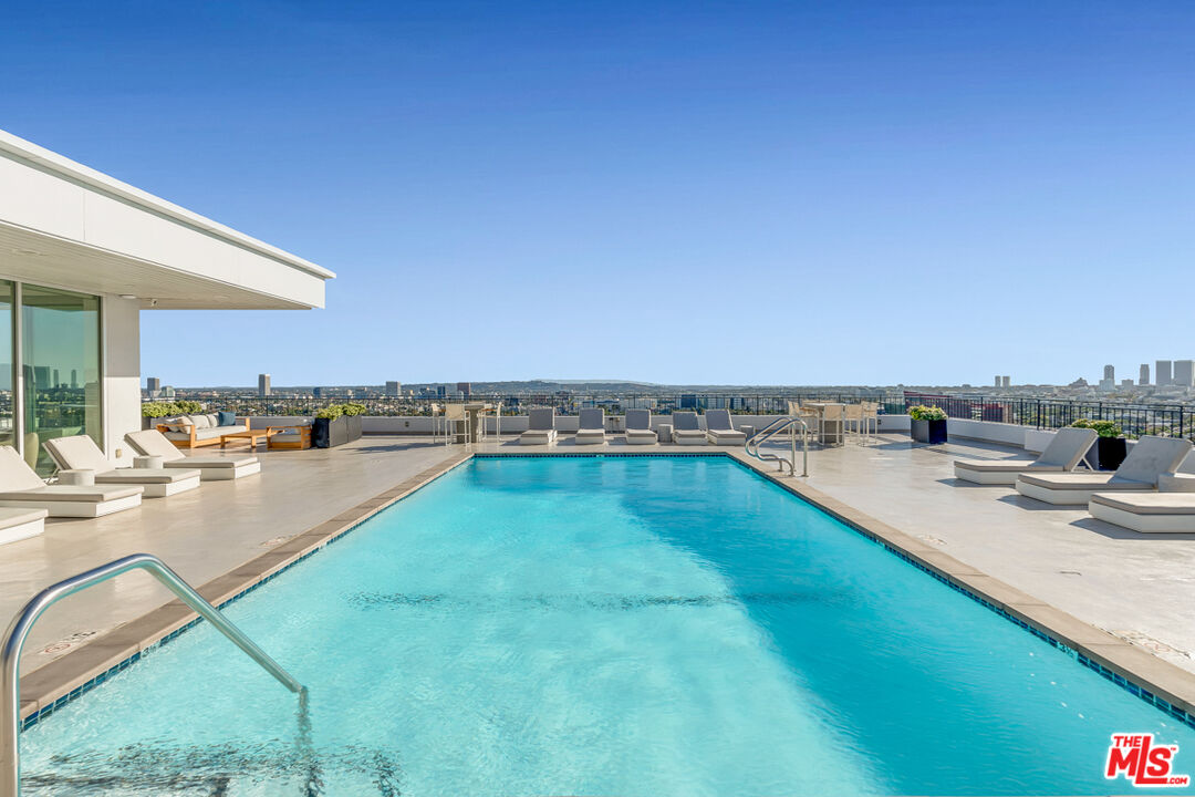 1100 Alta Loma Rd Unit: 1404