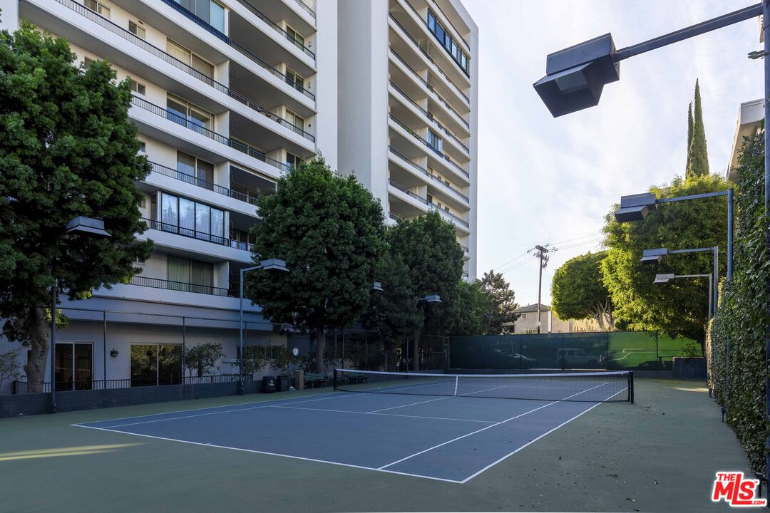 1100 Alta Loma Rd Unit: 1404