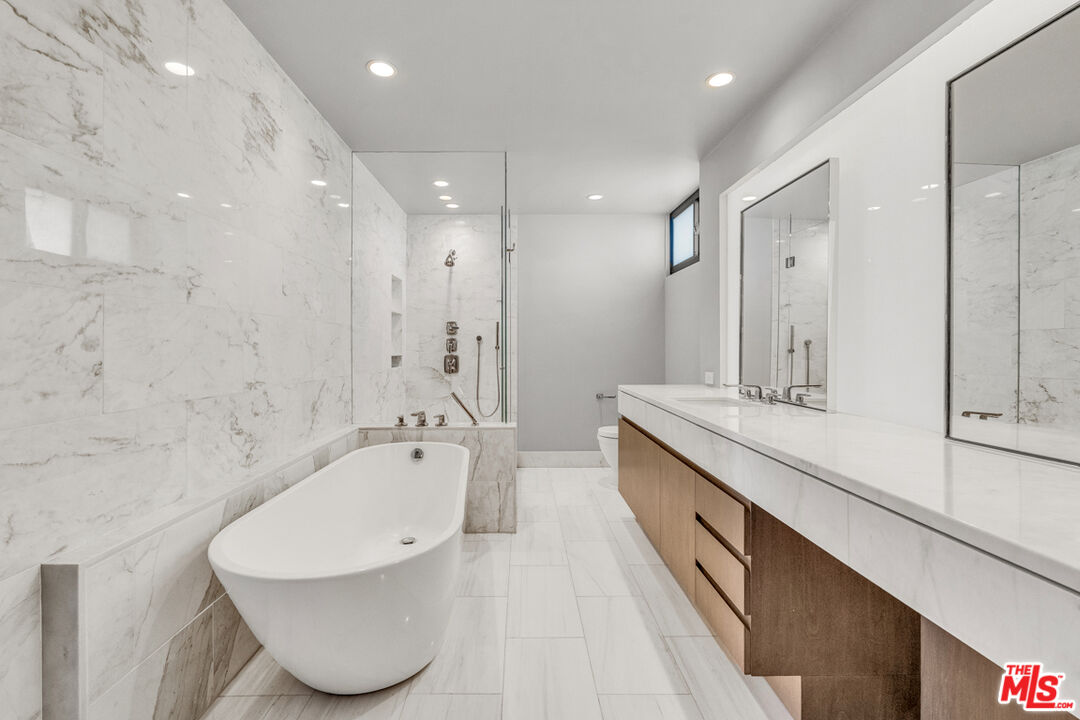 1100 Alta Loma Rd Unit: 1404