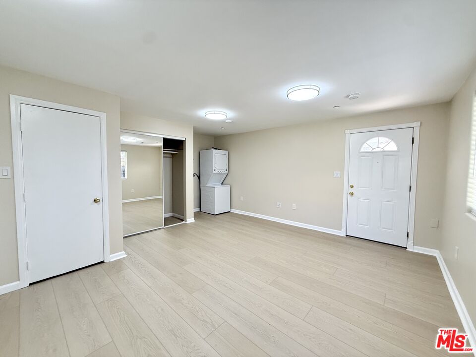 364 N San Vicente Blvd Unit: C