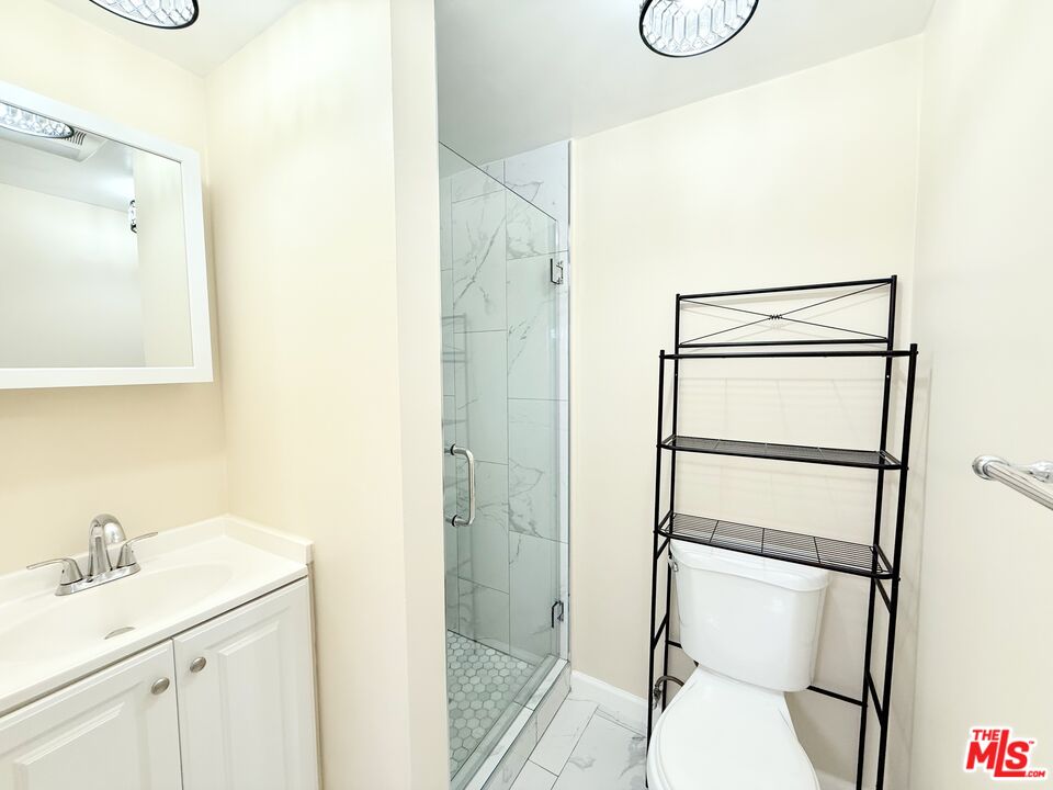 364 N San Vicente Blvd Unit: C