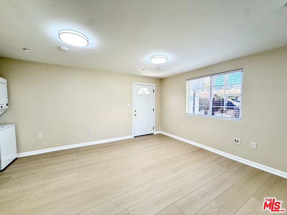 364 N San Vicente Blvd Unit: C