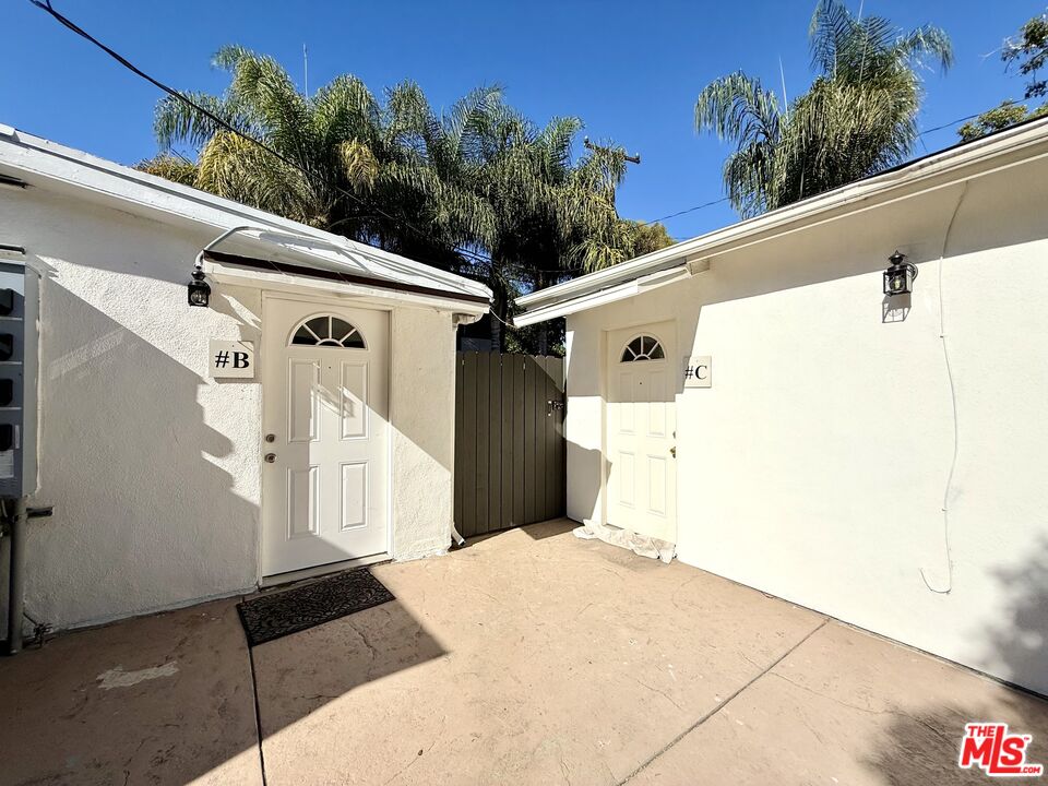 364 N San Vicente Blvd Unit: C