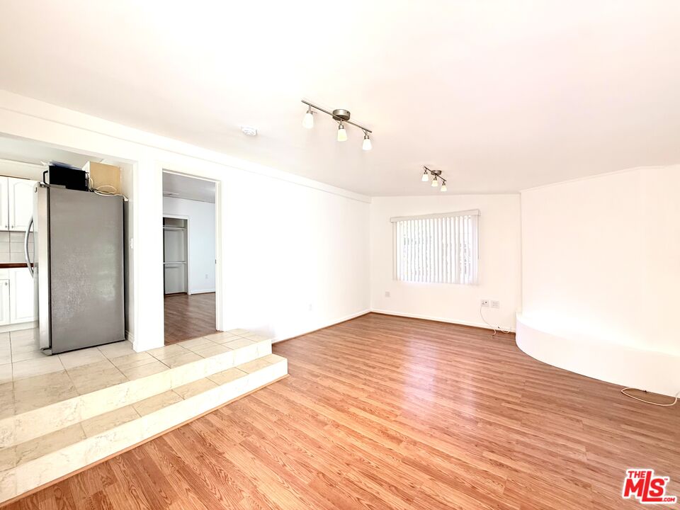 364 N San Vicente Blvd Unit: B